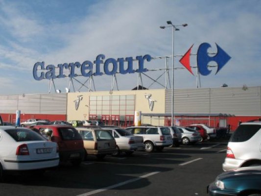 Mizerie și țigănie la Carrefour într-o veselie!